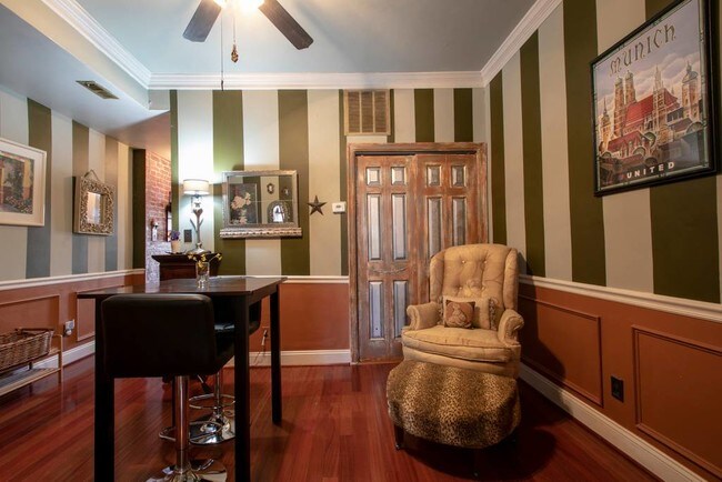 Building Photo - 730 6th St NE