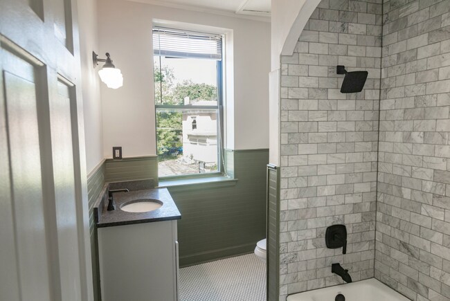 Building Photo - 74 N State St