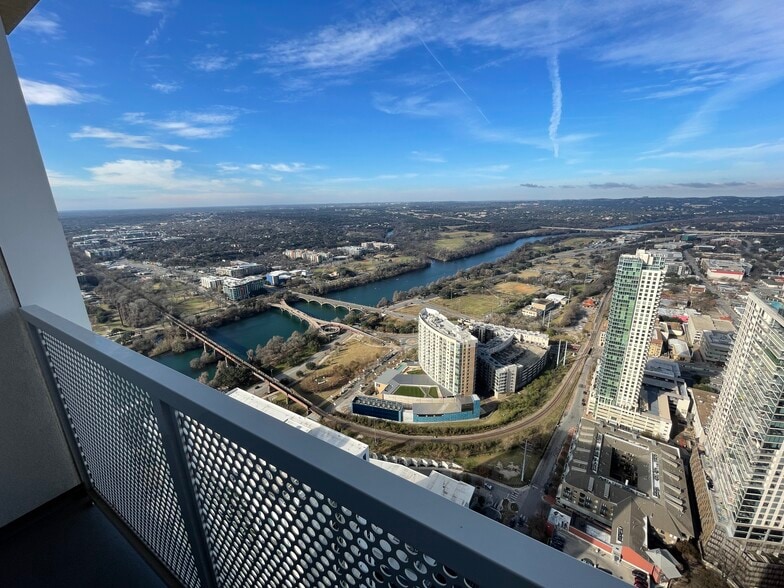 Building Photo - 301 West Ave