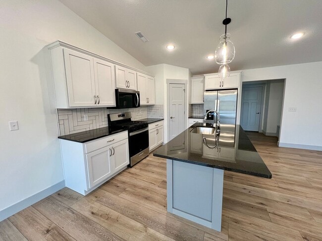 Building Photo - Brand New 3 Bed 2 Bath Duplex in East Manhattan!