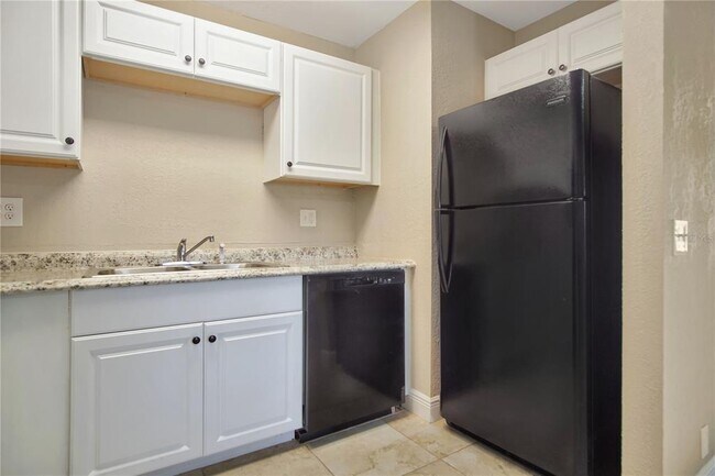 Building Photo - 5607 Struthers Ct
