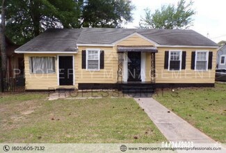 Building Photo - Enchanting 1940's Vintage Home Near Jackso...