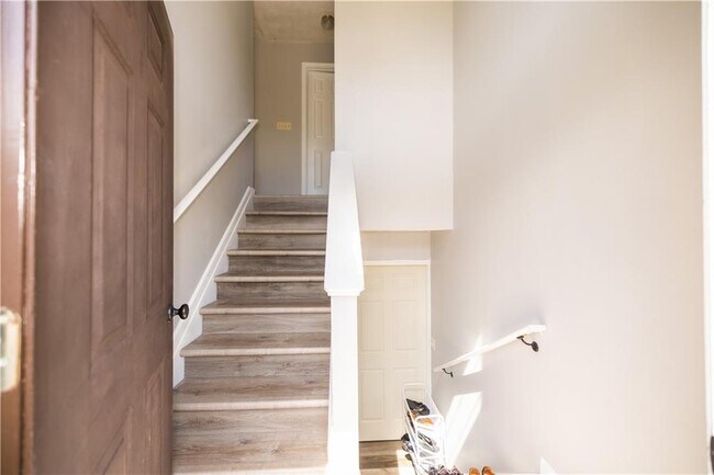 Building Photo - 599 Rivulett Ct