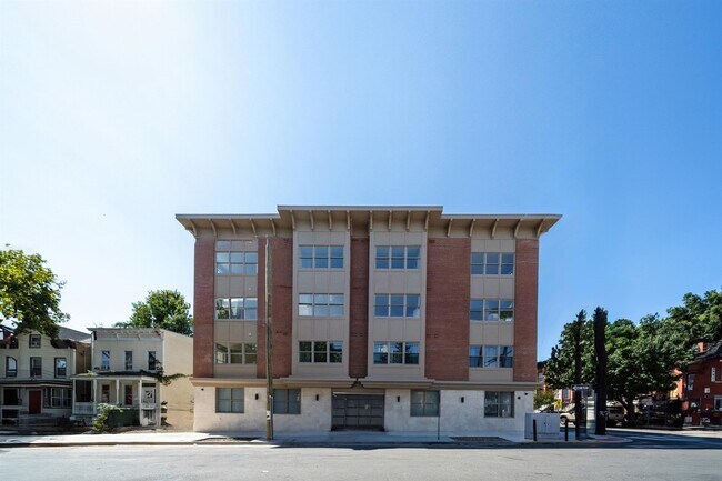 Building Photo - 224 Garfield Ave