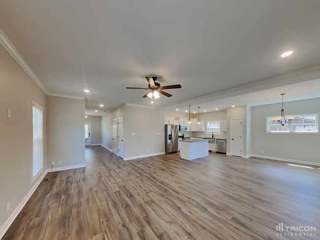 Building Photo - 129 Bonnell Dr