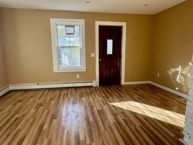 Building Photo - 137 High St