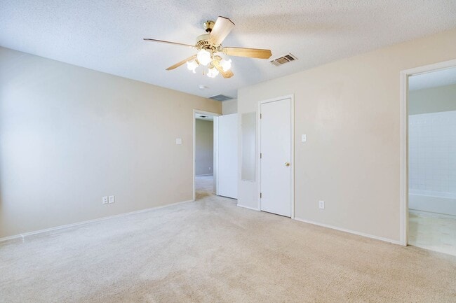 Building Photo - COMING NOVEMBER 2025 - 3 Bedroom Home in t...