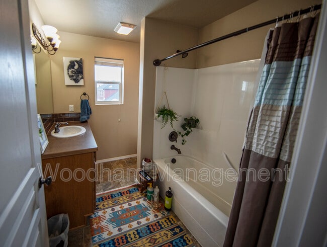 Building Photo - 393 Water Lily Dr