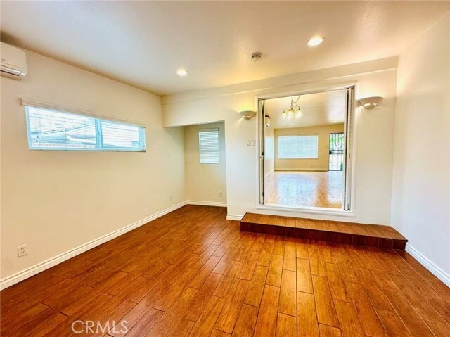 Building Photo - 400 E Fernfield Dr