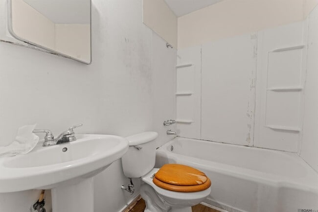 Building Photo - 4433 Sherwood St