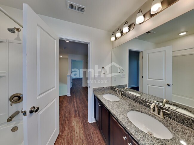 Building Photo - 4300 Spregan Way