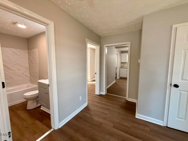 Building Photo - 1002 E Harnett St