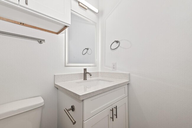 Building Photo - 5304 Lynnfield St