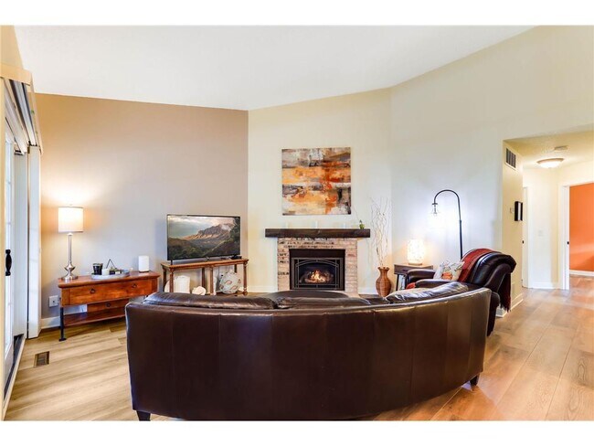 Building Photo - 3566 Blue Jay Way