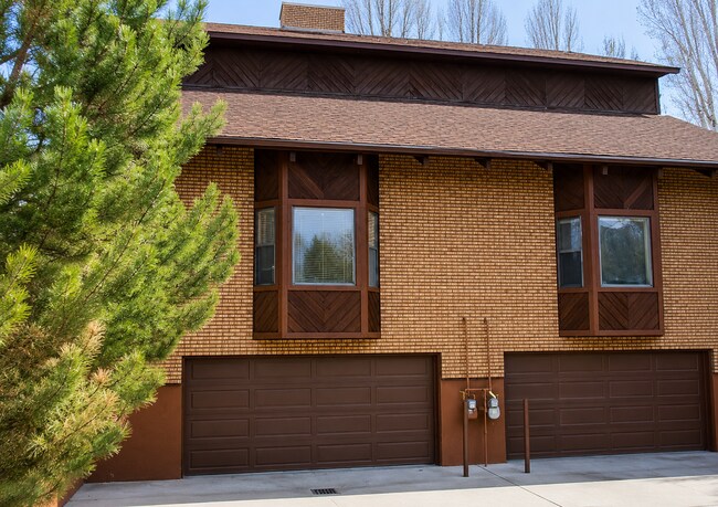 Building Photo - 613 N 1100 West St