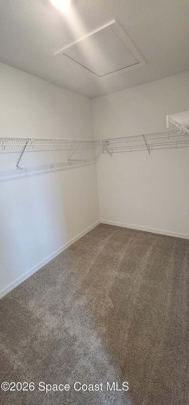 Building Photo - 1379 Bluewater Ln
