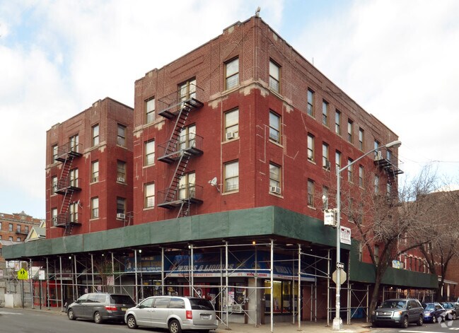 Primary Photo - 2301 Creston Avenue