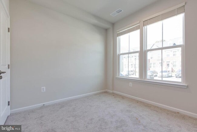 Building Photo - 188 Woodgate Cir