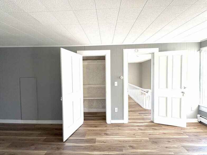 Building Photo - 709 Church St