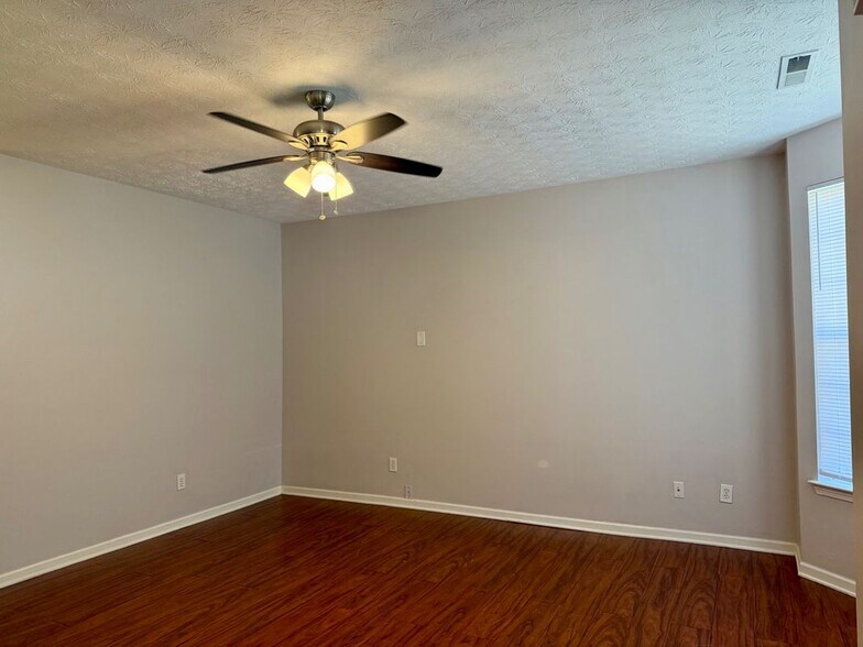 Building Photo - 1704 Camden Forrest Tr