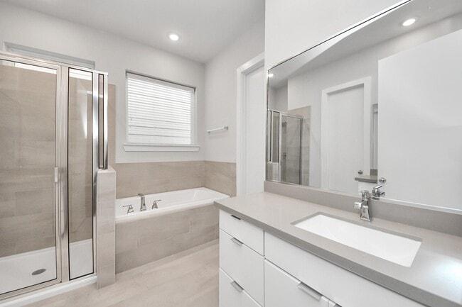 Building Photo - 608 Thornton Rd