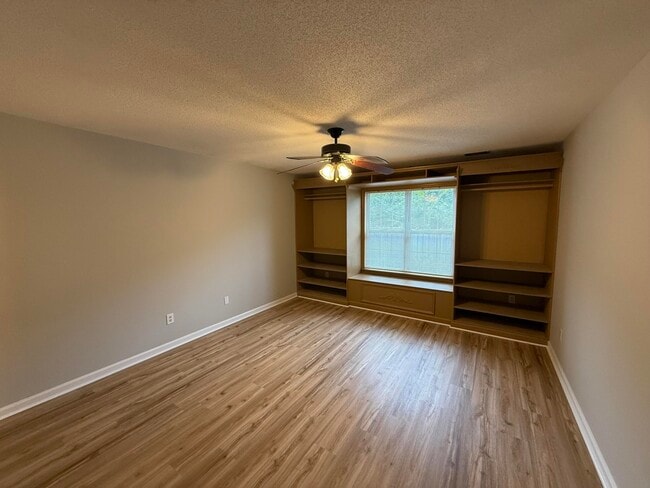 Building Photo - 1206 Kendal Ct