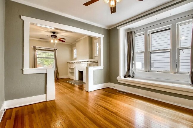 Building Photo - Charming 3-Bedroom Bungalow with Oversized...