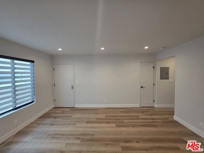 Building Photo - 3660 Watseka Ave