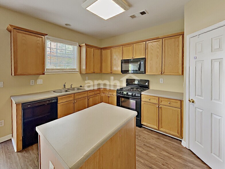 Building Photo - 1530 Anna Ruby Ln