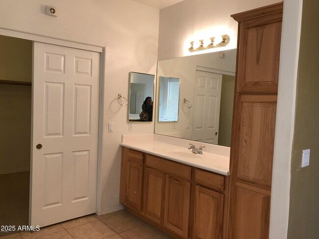 Building Photo - 16804 W Northampton Rd