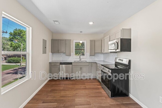 Primary Photo - 719 5th St