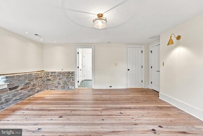 Building Photo - 5519 Hopewell Rd