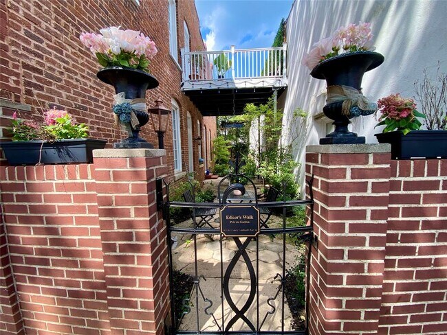 Primary Photo - 131 E Jefferson St
