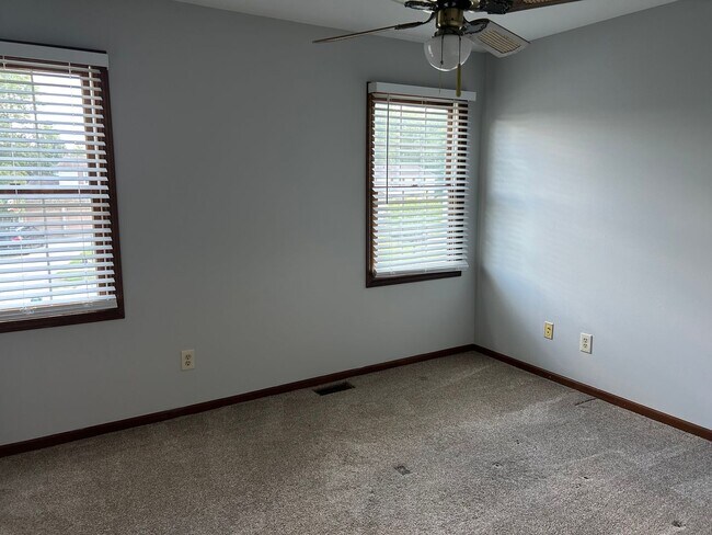 Building Photo - 3 Bedroom Stone Facade Colonial with 2 Car Attached Garage  in Strongsville
