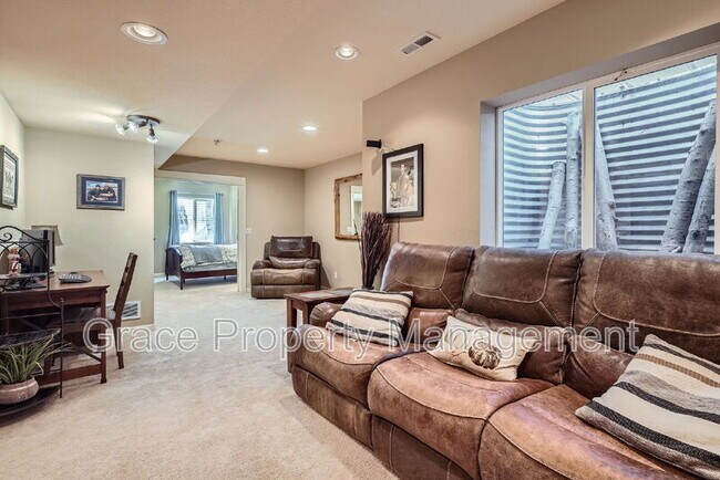 Building Photo - 16376 Flintlock Ct