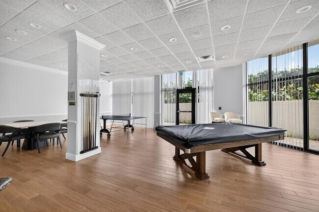 Building Photo - 9650 S Ocean Dr