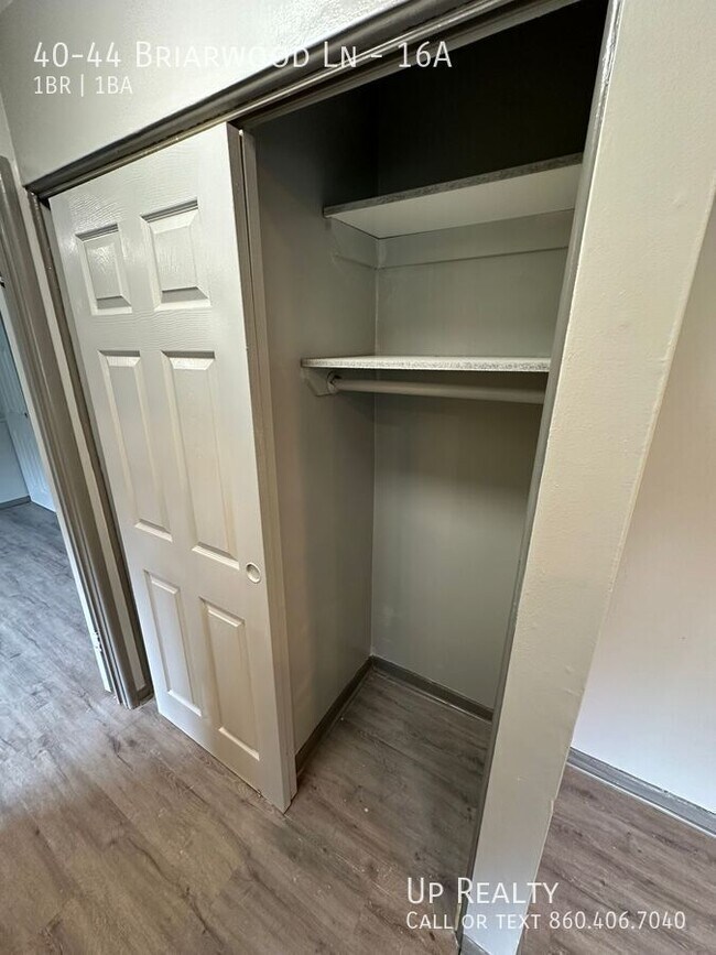 Building Photo - 40-44 Briarwood Ln-16A