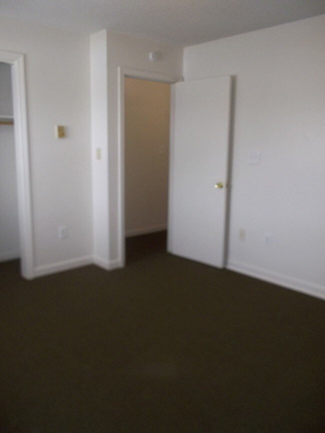 Building Photo - 232 Waterville St