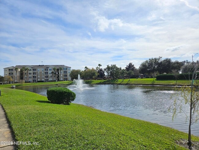 Building Photo - 7801 Point Meadows Dr