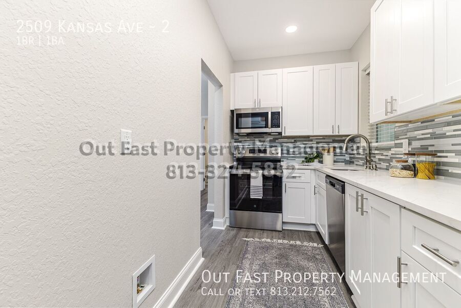 Building Photo - 2509 W Kansas Ave