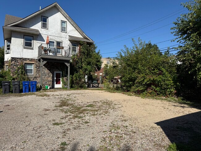 Building Photo - 780 Curfew St