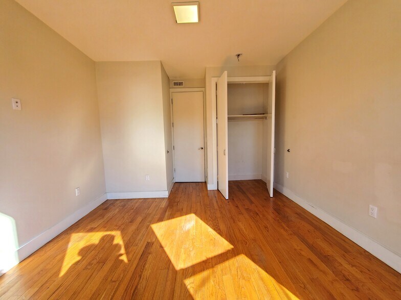 152 Boyd Ave 3B - 156 Boyd Ave