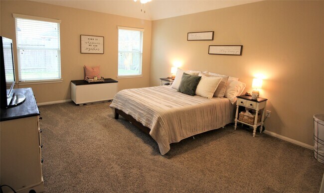 Building Photo - 2409 Avalon Trace Ln