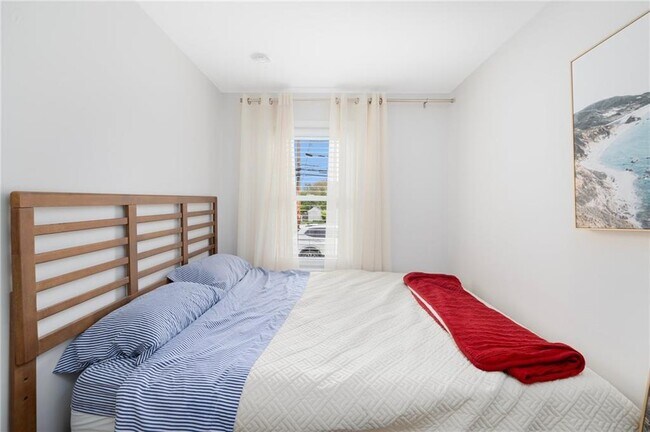 Building Photo - 66 Knowlesway Ext