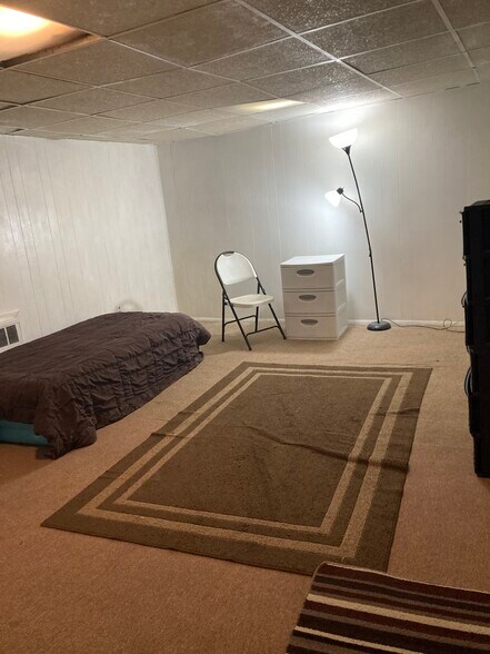 Wrong photo see prior photos - 764 Lenore Ln