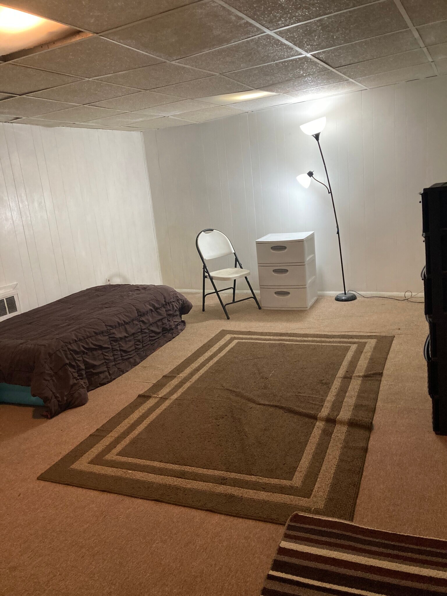 Twin Bed in 17’x16’ room - 764 Lenore Ln