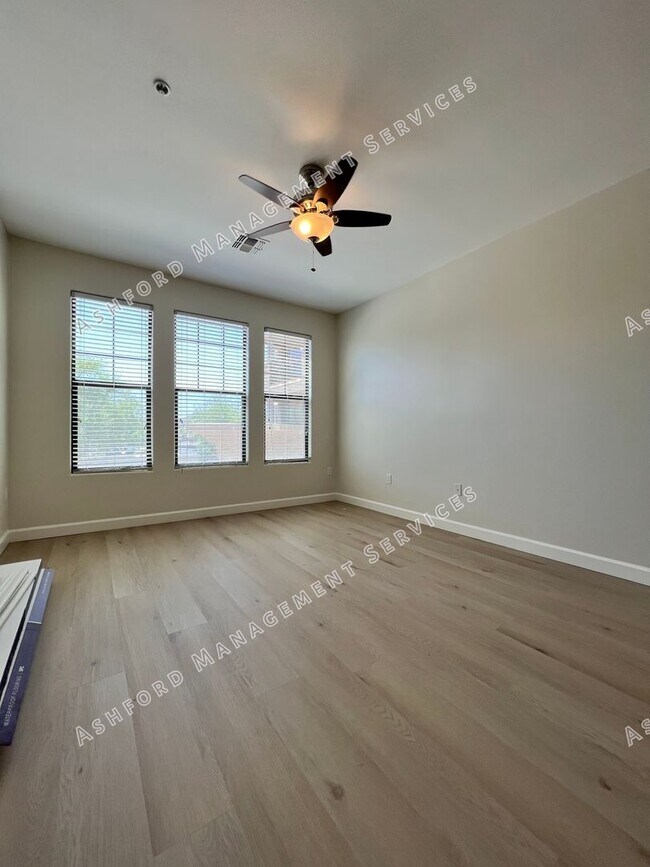 Building Photo - Scottsdale Luxury 2 Bed Condo with Mountain Views - Gated Artesia - Water Included