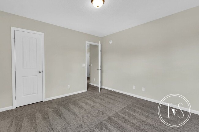 Building Photo - 200 Alcove Ct