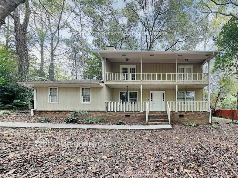 Primary Photo - 1569 Briarwood Ln SW