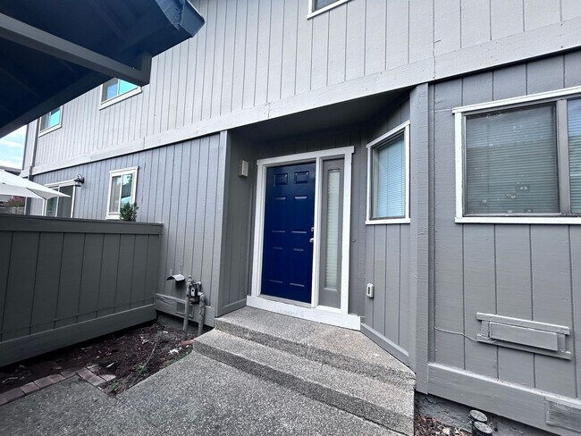 Building Photo - Two Bedroom 2.5 Bathroom Condo in Citrus H...